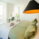 Exclusive Temporary Flat With Central Balconies Temporal Afi332D