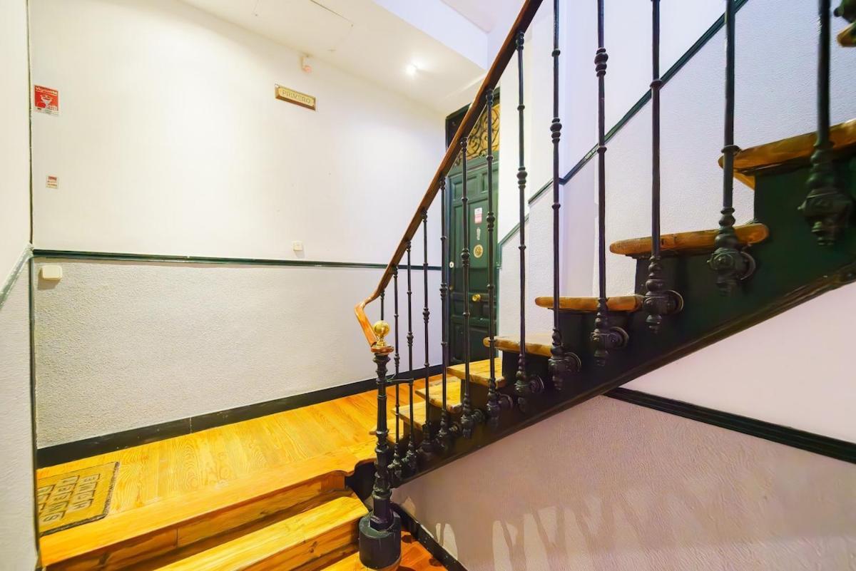 Exclusive Temporary Flat With Balconies Temporal Afi332d * Madrid