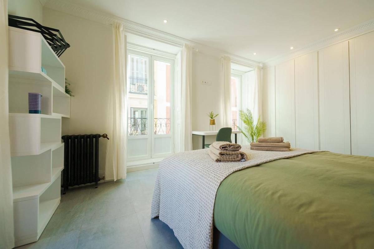 Exclusive Temporary Flat With Balconies Temporal Afi332d * Madrid
