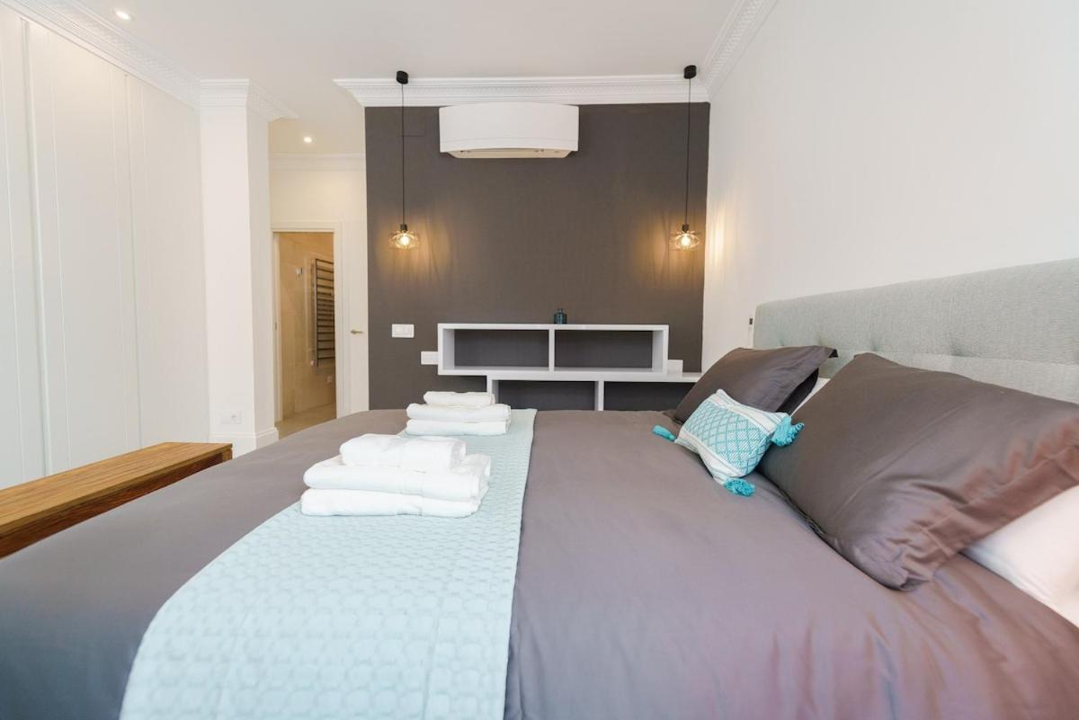 Exclusive Temporary Flat With Balconies Temporal Afi332d * Madrid