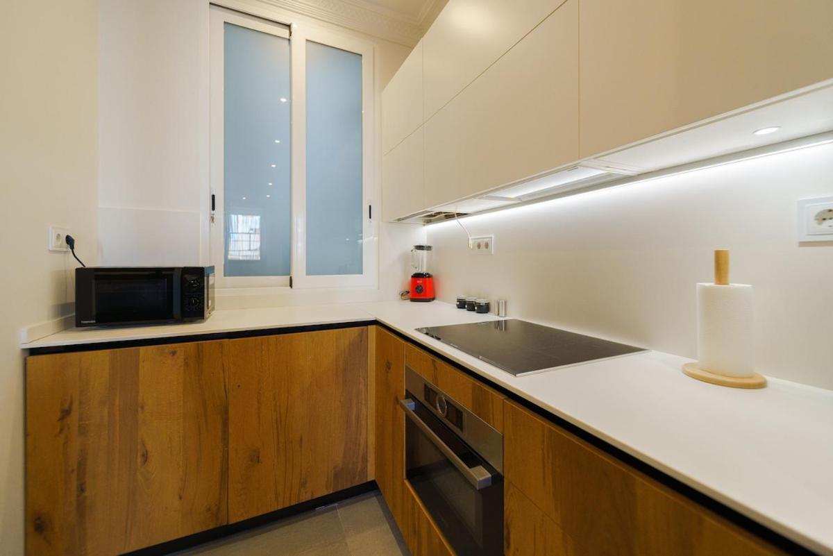 Exclusive Temporary Flat With Balconies Temporal Afi332d Madrid